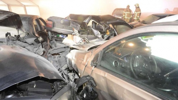 В Німеччині зіткнулося 24 авто: майже 70 постраждалих і один загиблий - фото 7