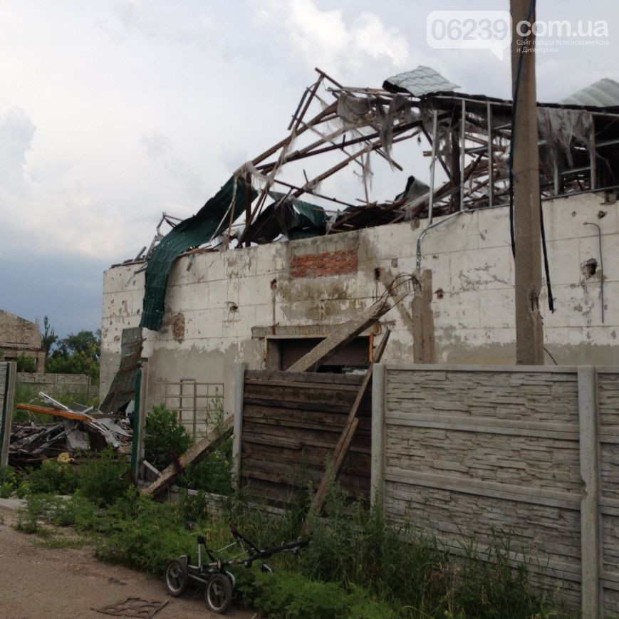 Як виглядає селище Опитне на Донеччині після безперервних обстрілів (ФОТО) - фото 7