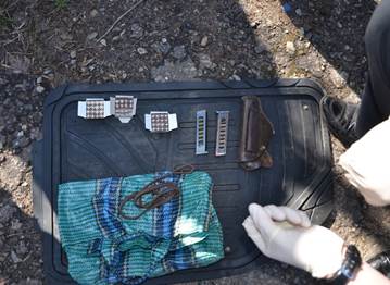 На Луганщині міліціонер приторговував зброєю, вилученою у злочинців (ФОТО) - фото 1