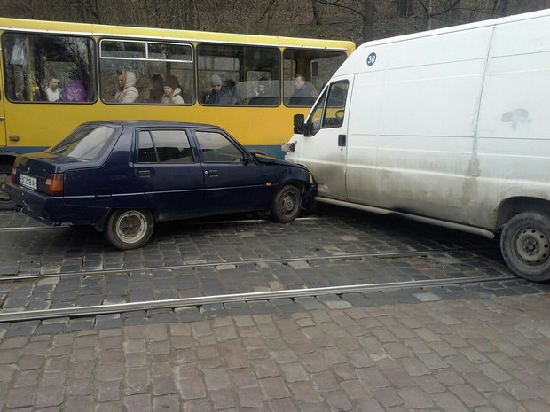 У Львові частково зупинився рух трамваїв - фото 1