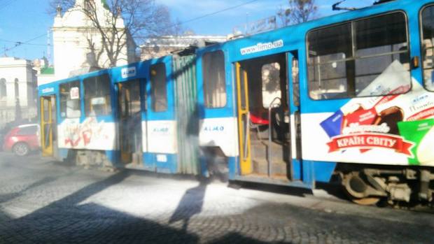 У Львові загорівся трамвай - фото 1