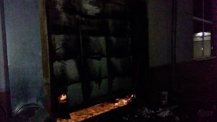 У Дніпрі підпалили склад з пластиком: постраждав робітник - фото 1