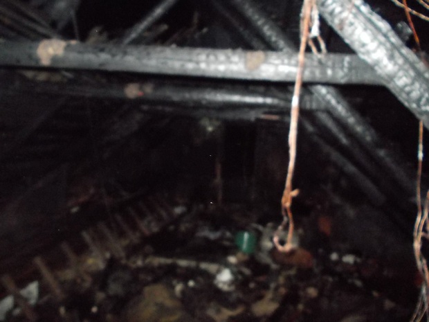 Через пожежу в прибудованому до будинку гаражі у Шевченківському районі ледь не згоріла вся будівля   - фото 1