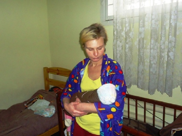 Жінка, що перебуває у Вільнянському слідчому ізоляторі, народила хлопчика – свою шосту дитину - фото 2