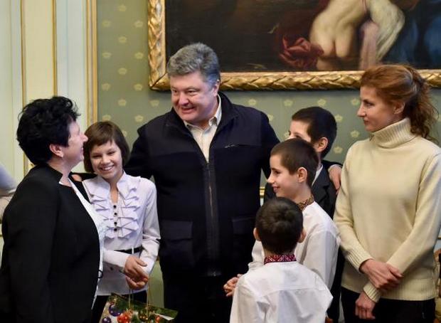 Як Порошенко зустрівся з багатодітною родиною у Львові - фото 1
