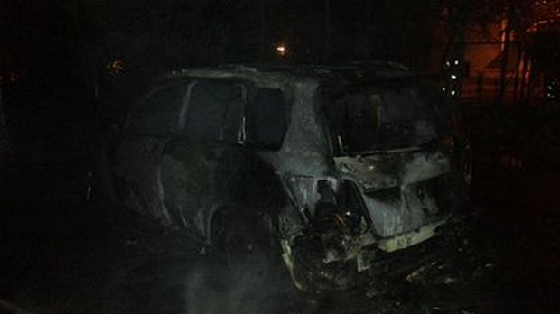 Як у Львові вщент згоріли два автомобілі (ФОТО) - фото 1