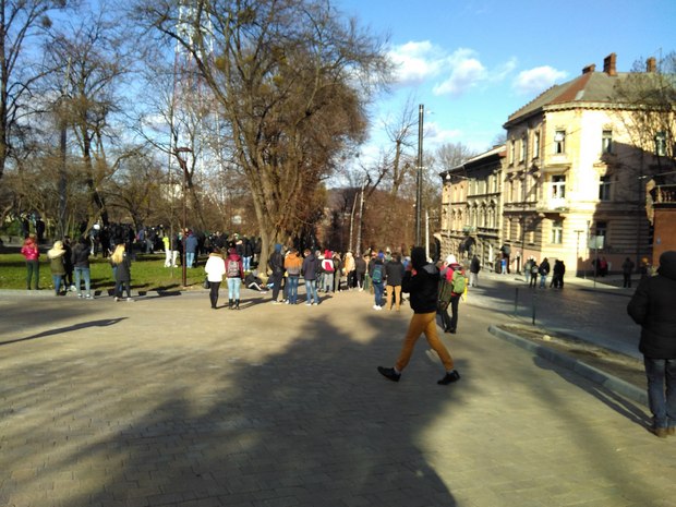 У центрі Львова через сутички перекрито рух транспорту - фото 1