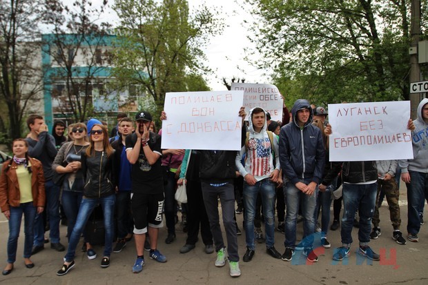 Луганські сепаратисти пообіцяли приходити до ОБСЄ, поки ті не "виправляться" (ФОТО) - фото 2