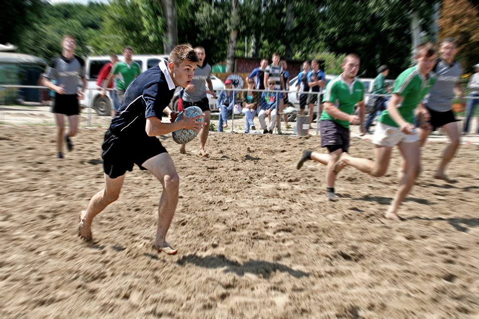 У Сумах пройшов турнір з пляжного регбі пам'яті Романа Атаманюка (ФОТОФАКТ) - фото 4