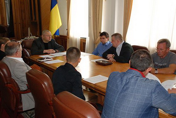 Перемовини голів дніпропетровських виборчих штабів йшли в кабінеті голови облМВС - фото 1