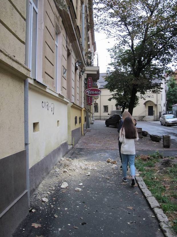 У центрі Львова обвалилась частина будинку - фото 2