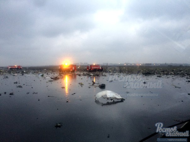 У мережі з'явилися перші фото з місця авіакатастрофи в Ростові - фото 1