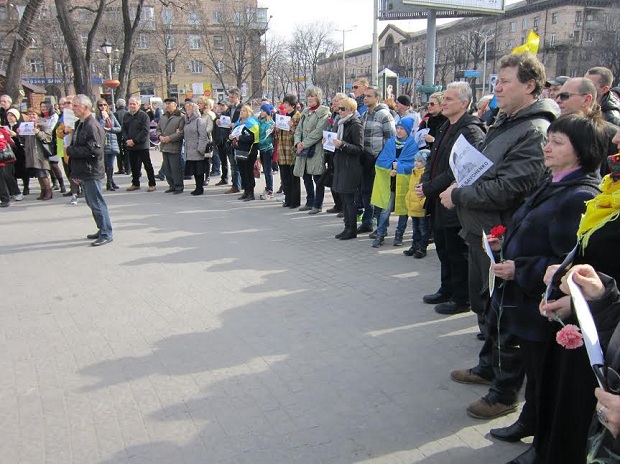 Центром Запоріжжя пройшла хода на підтримку української льотчиці - фото 10