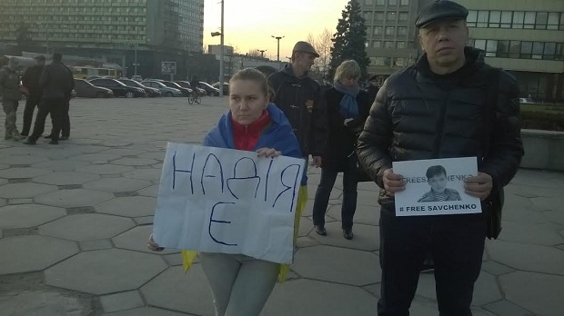 Запоріжці продовжують безстрокову акцію за звільнення Надії Савченко - фото 4