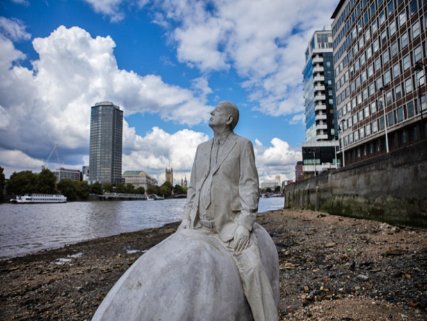 У Лондоні з'явилися скульптури, які можна побачити лише двічі на день - фото 3