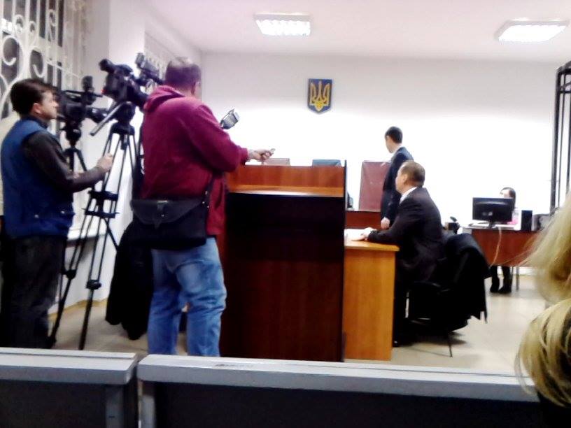 Підозрюваний у шахрайстві екс-губернатор Сумщини чекатиме вироку суду у - фото 1