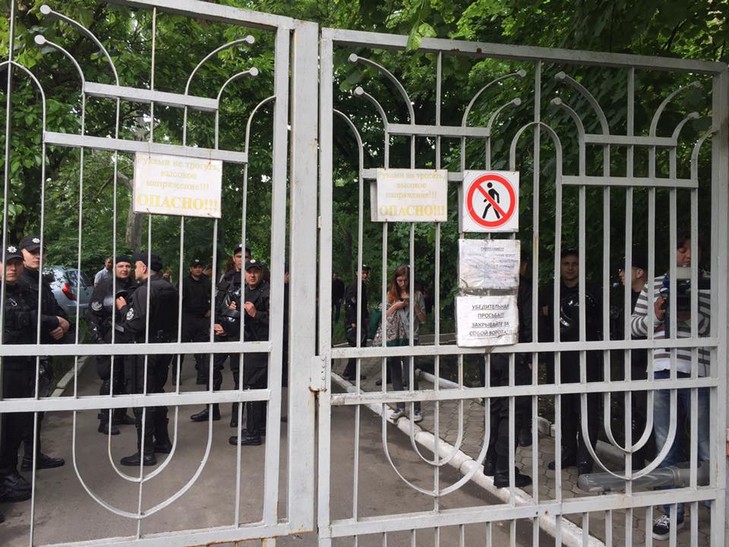 Поліція Одеси намагається вивезти звільнених сепаратистів у справі "2 травня" - фото 2