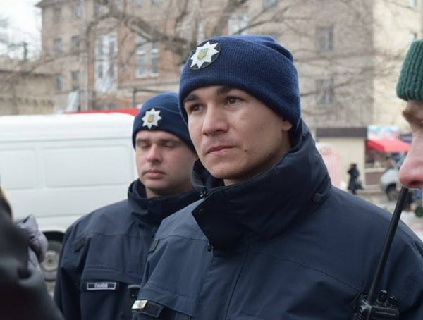 Як "виносні" торгівці тікали від поліцейських у Дніпропетровську - фото 4