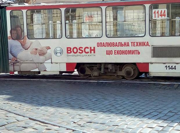 У Львові з рейок знову зійшов трамвай - фото 3