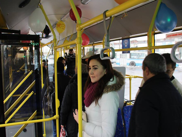 У Хмельницькому мер "благословив" на маршрути нові тролейбуси - фото 3