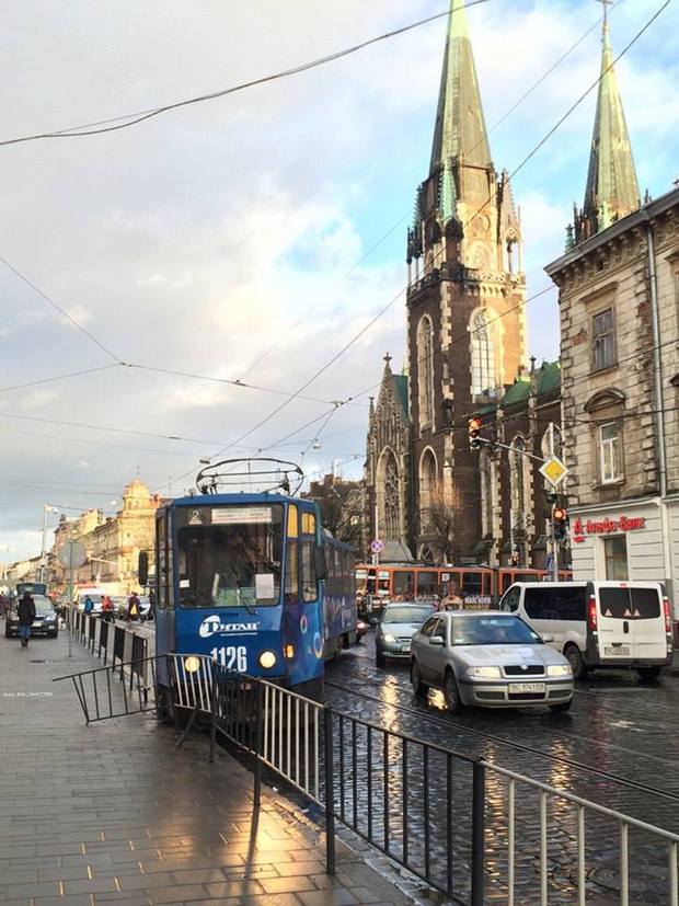 У Львові трамвай зійшов із рейок - фото 3