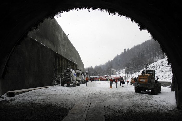 З'явилися фото нового Бескидського тунелю після першого етапу будівництва - фото 2
