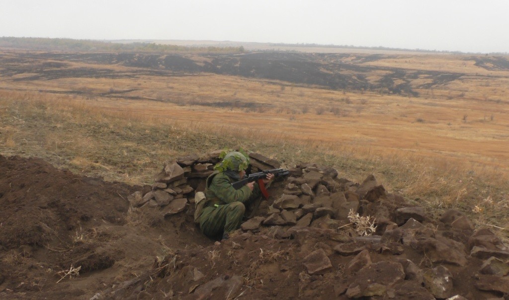 Бойовики "ДНР" продовжують готуватися до війни з Україною (ФОТО) - фото 1