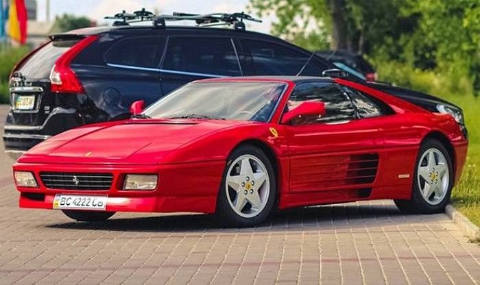 У Львові помічена одна-єдина в Україні Ferrari 348  - фото 1