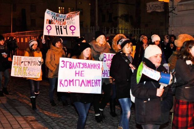 Львівські феміністки провели нічний марш - фото 2