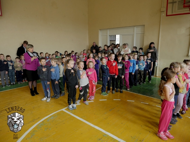 Львівські школярі продовжують знайомитись з флорболом - фото 1