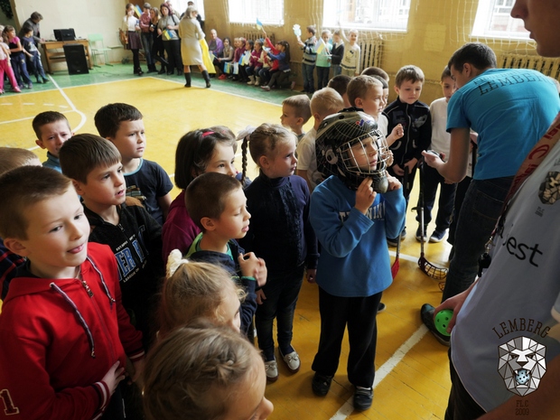 Львівські школярі продовжують знайомитись з флорболом - фото 2