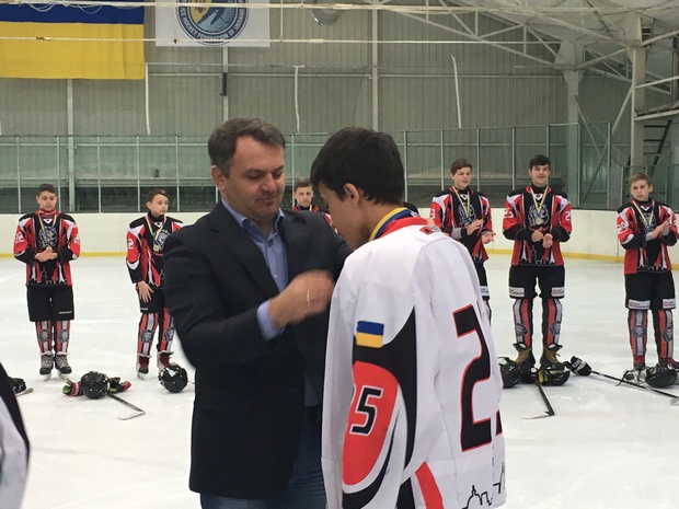 Як губернатор Львівщини грав у хокей - фото 2