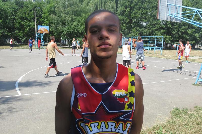 “Асфальтним королем” Вінниці став чемпіон України з баскетболу - фото 1