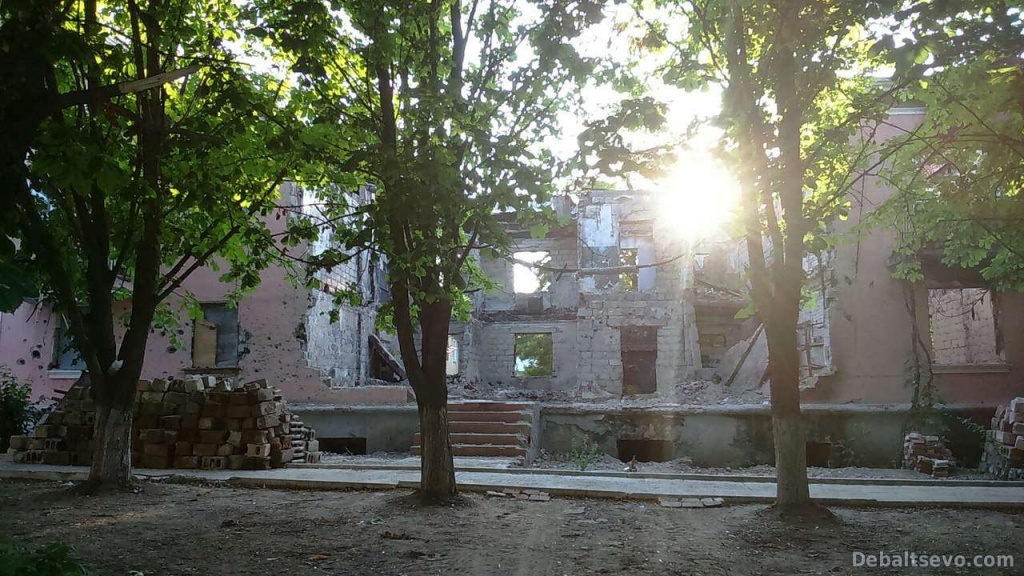 Селище Миронівське перетворилося на руїни після приходу "ДНР" (ФОТО) - фото 2