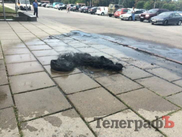 На Полтавщині під міськрадою АТОвці запалили шини - фото 3