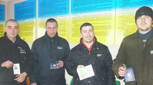 У сумській виправній колінії шість засуджених офіційно стали "громадянами України"  - фото 1