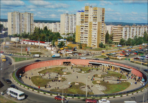 Як у столиці варварськи забудують Оболонь  - фото 1