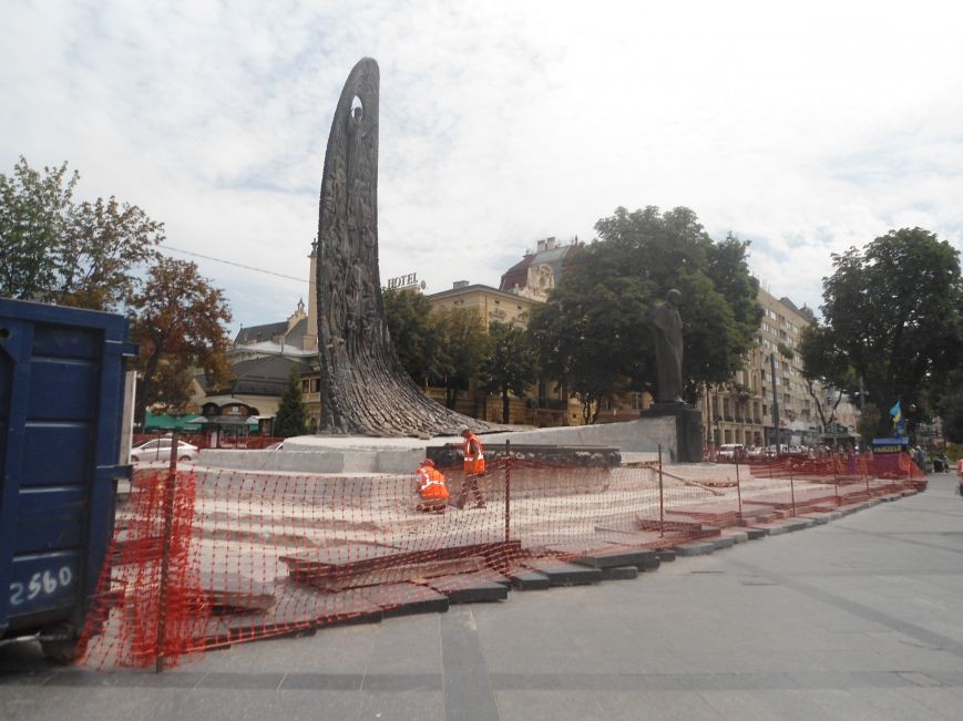 У Львові відновлюють пам'ятник Кобзарю - фото 1
