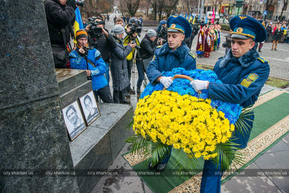 У Харкові вшанували пам'ять героїв Небесної Сотні і воїнів АТО - фото 10