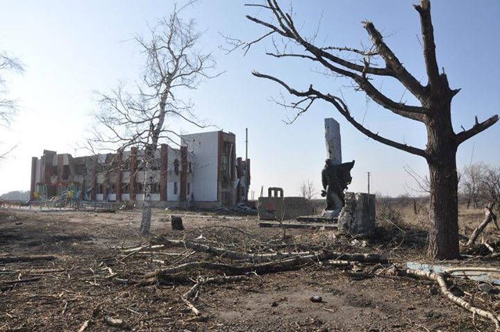 Що лишилось від села Нікішиного під контролем "ДНР" (ФОТО) - фото 1