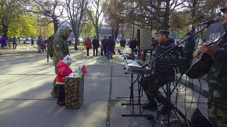 У Кіровограді дует із Рівного співає і збирає гроші на лікування воїнів АТО - фото 2
