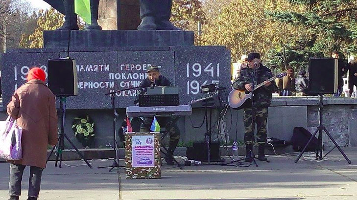 У Кіровограді дует із Рівного співає і збирає гроші на лікування воїнів АТО - фото 3