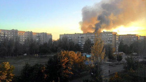 У Донецьку почалася сильна пожежа - фото 2