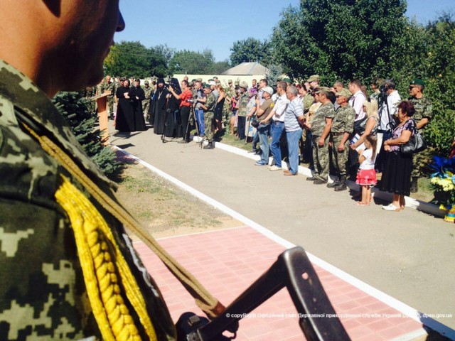 На Луганщині відкрили пам'ятник загиблим прикордонникам - фото 2