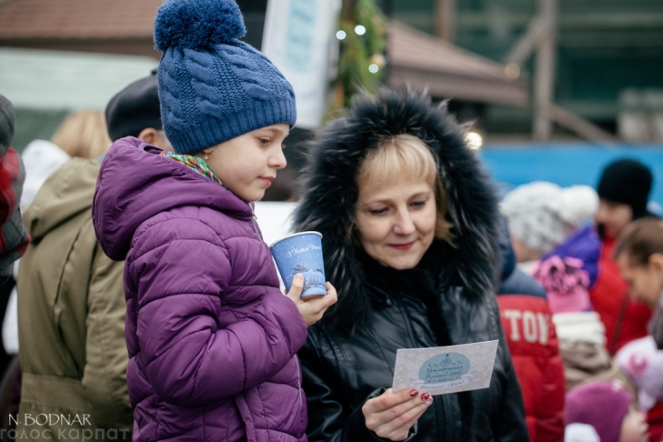 Сотні ужгородських дітей взяли участь у благодійній акції - фото 2
