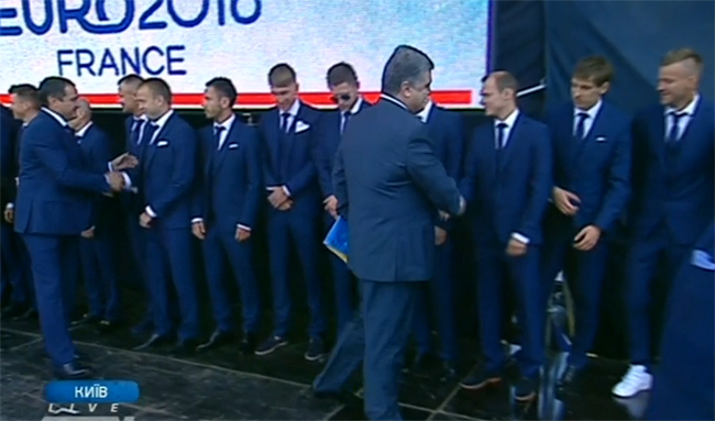 Як Порошенко проводжав збірну України на Євро-2016 - фото 1