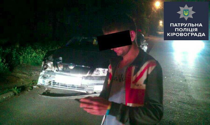 П’яний житель Кривого Рогу розтрощив своєю автівкою сіті-лайт у Кіровограді - фото 2