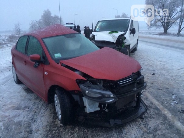 У Дніпропетровську дівчина загинула кермом автівки - фото 1
