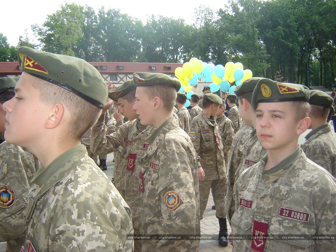 У Харкові випустили сотню кадетів  - фото 6