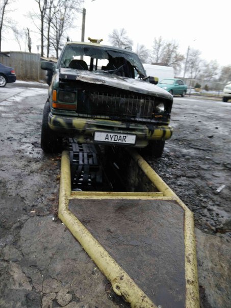 Волонтери "Айдара" спростовують підпал чотирьох своїх машин  - фото 5